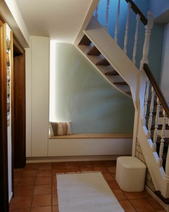 Rangement sous escalier